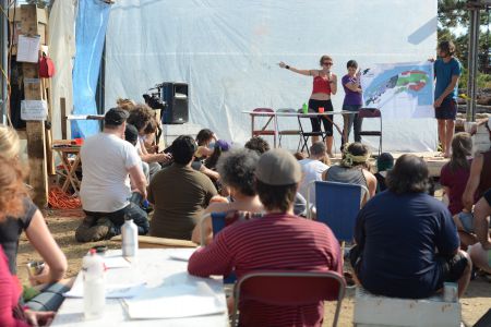 A workshop at the camp. (Photo: Yohann Ducasse)