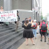 Strong and Stand United : solidarité dans les rues de soi-disant «Montréal» avec Standing Rock