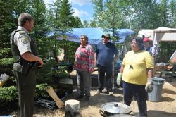  Provincial police threatens Algonquins of Barriere Lake with arrest for protesting logging