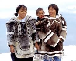 Inuit women in amoutis
